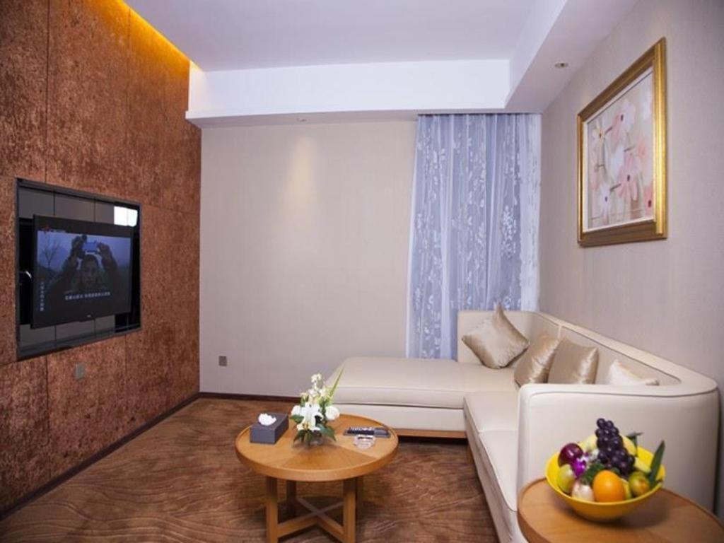Ramada Plaza Huizhou East Hotel Exterior photo