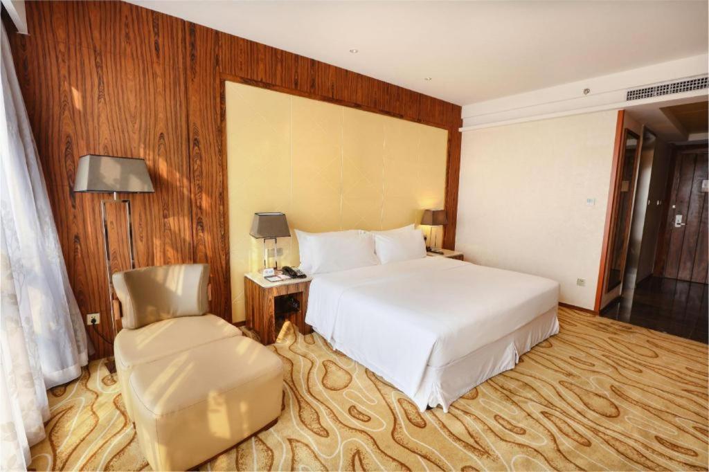 Ramada Plaza Huizhou East Hotel Exterior photo