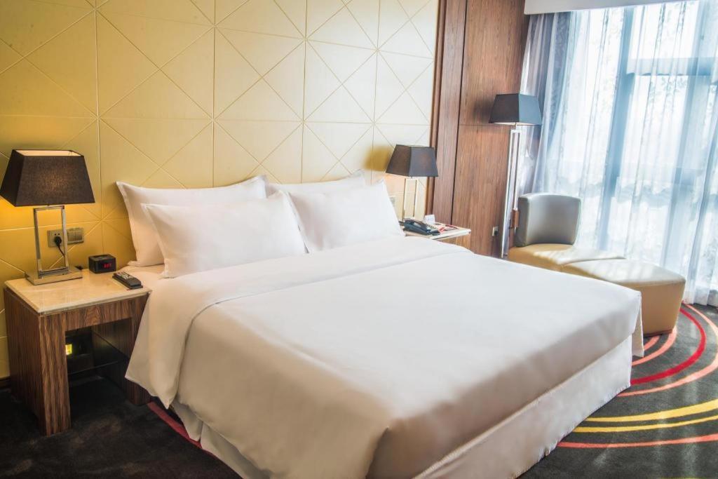 Ramada Plaza Huizhou East Hotel Exterior photo