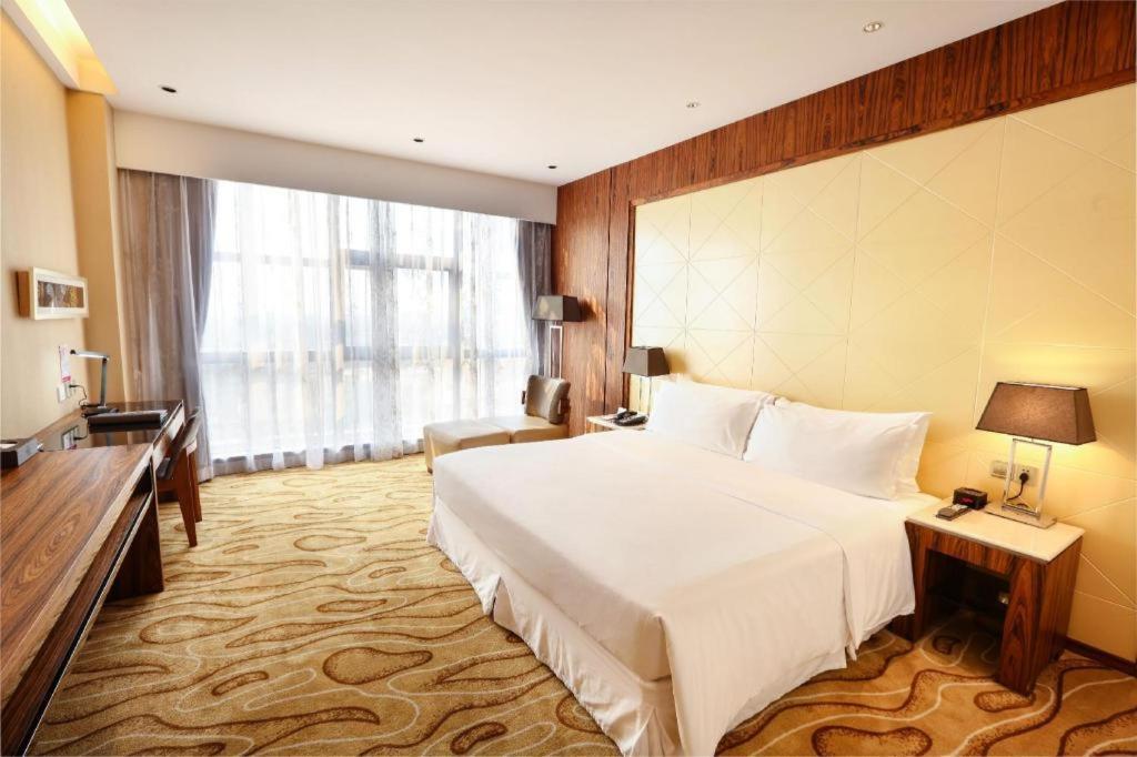 Ramada Plaza Huizhou East Hotel Exterior photo