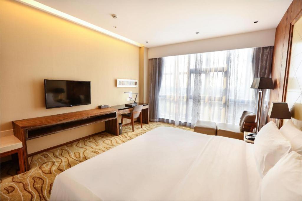 Ramada Plaza Huizhou East Hotel Exterior photo